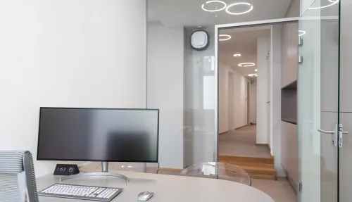 Behandlungszimmer von Dr. Christoph Wenninger Implantologie Kompetenz München